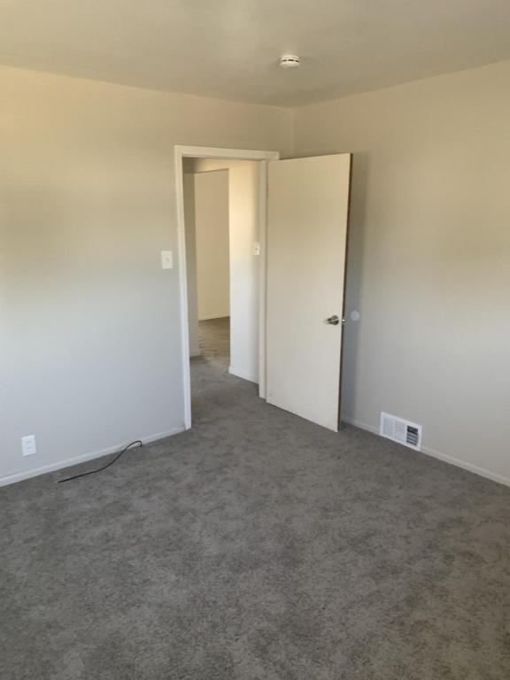 Building Photo - 24426 Columbus Ave