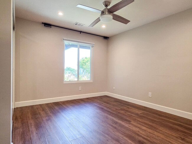 Building Photo - Stunning Coastal Retreat in Oceanside with...