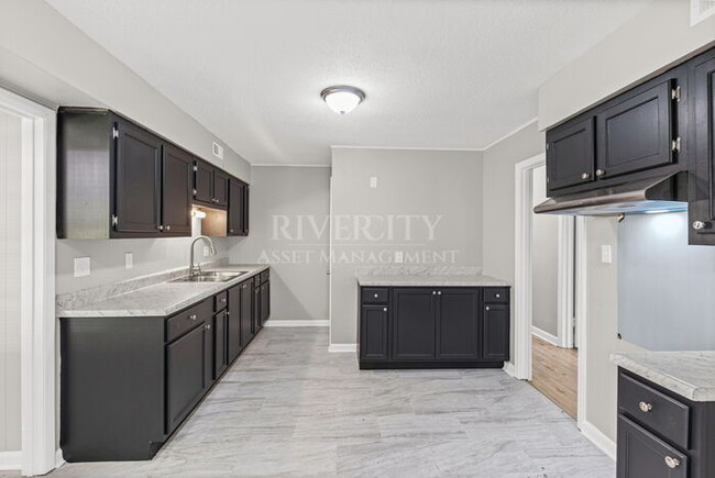 Building Photo - 1288 Davidson Dr