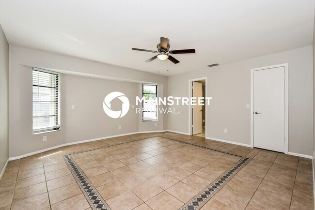 Building Photo - 3 Bedroom Pet-Friendly Home in Cape Coral, FL with Main Street Renewal