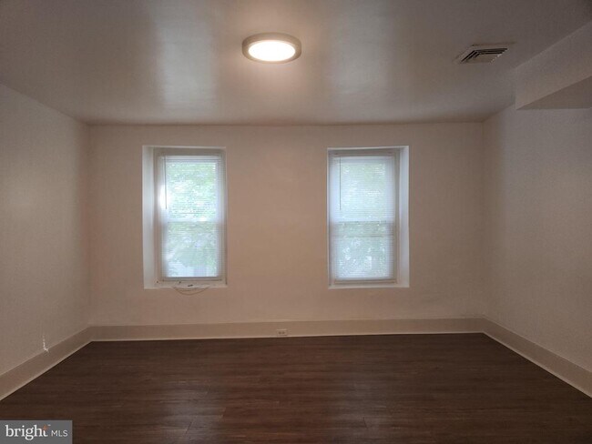 Building Photo - 3856 Terrace St