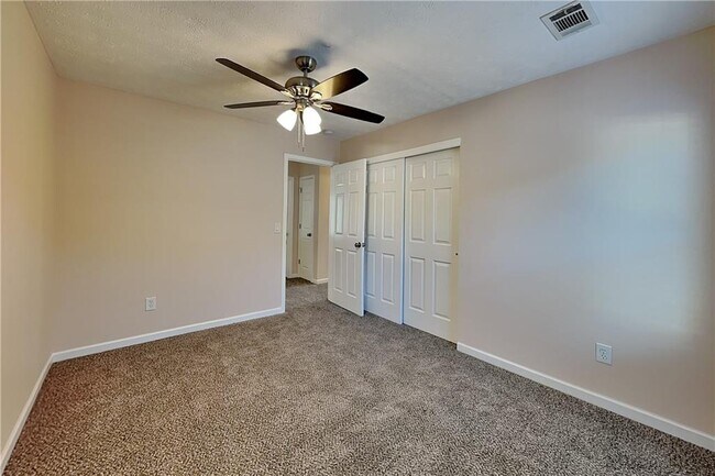 Building Photo - 108 Silver Bow Ln