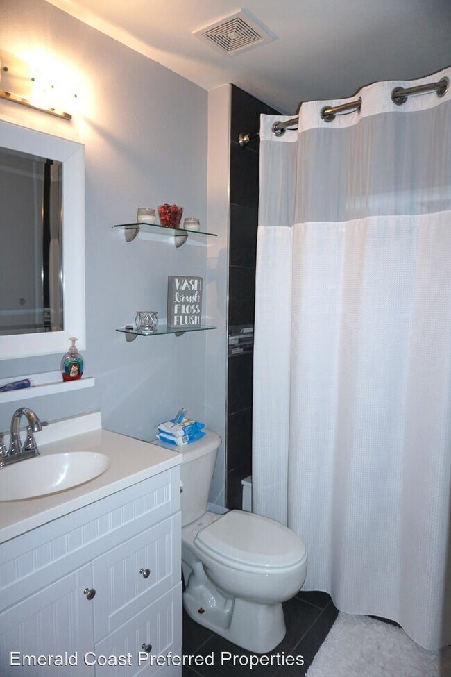 Building Photo - 3 br, 2 bath House - 2039 Fountainview Dr.