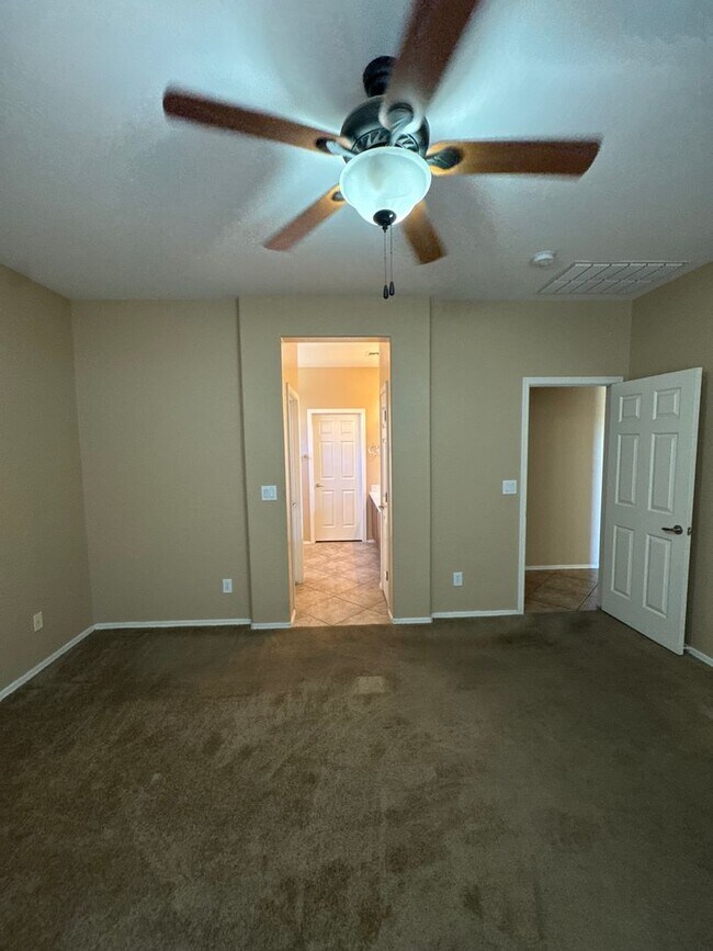 Building Photo - 5 bedroom home in the Anthem Parkside