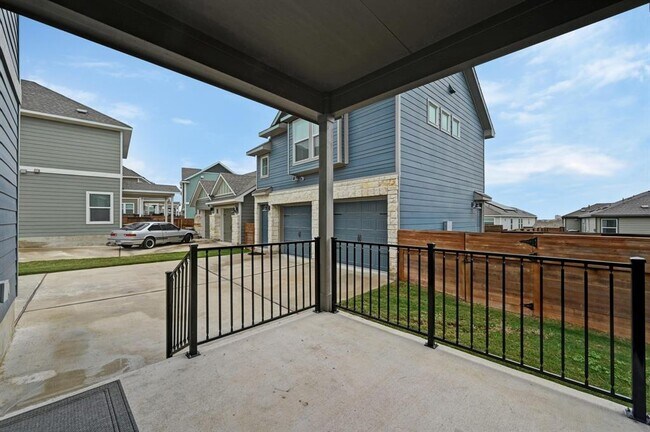 Building Photo - 167 Rioja