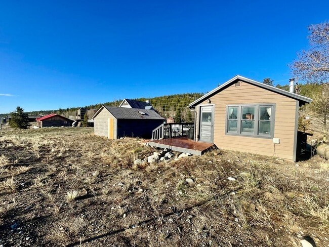 Building Photo - Main St! Storage and Parking! 20 minute dr...