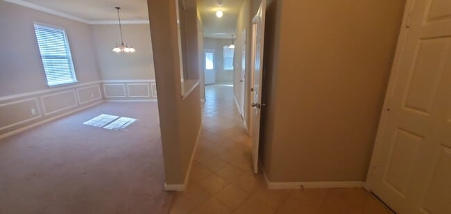 Building Photo - 249 Nomad Ln