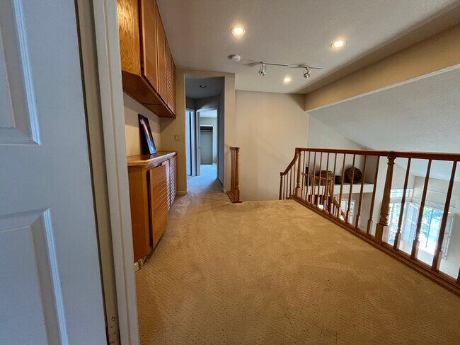 Building Photo - 3199 Alpine Dr