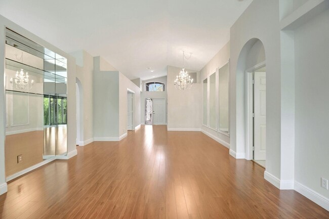 Building Photo - 6779 Indianwood Way
