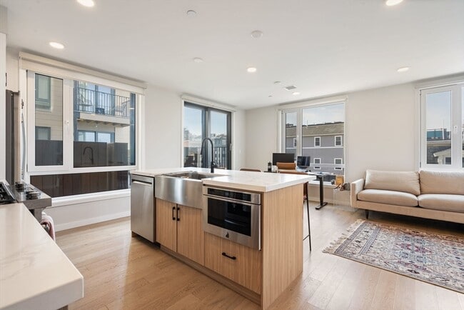 Building Photo - 457 W Broadway