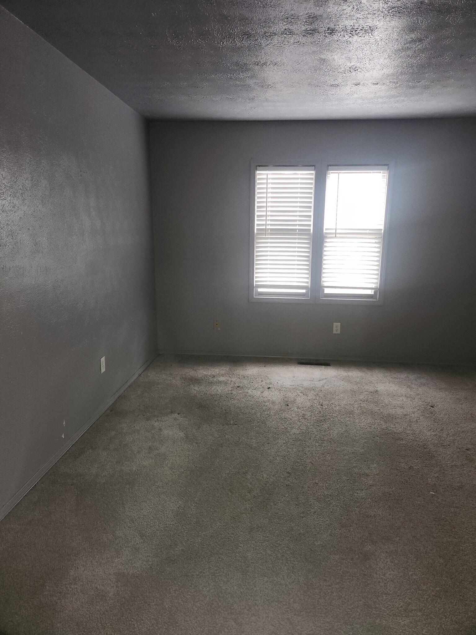 Building Photo - 25632 Thelmadale Dr