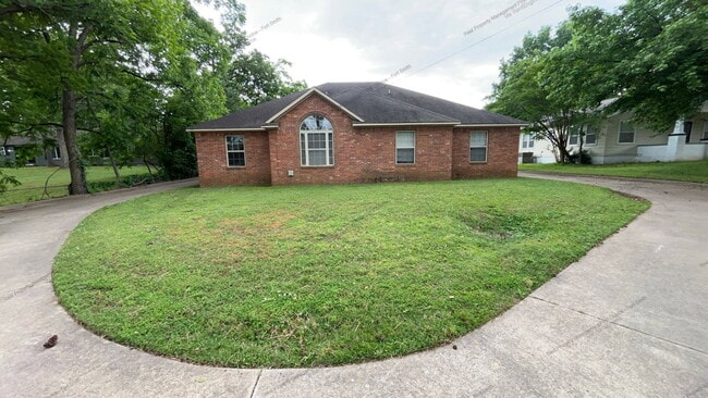 Building Photo - 4806 Park Ave