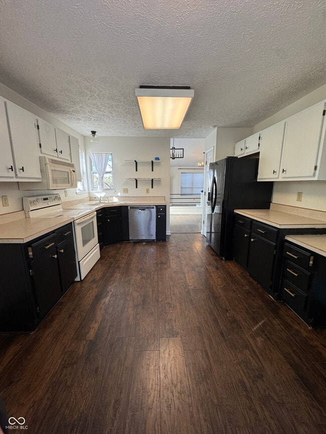 Building Photo - 3572 Laureate Ct N