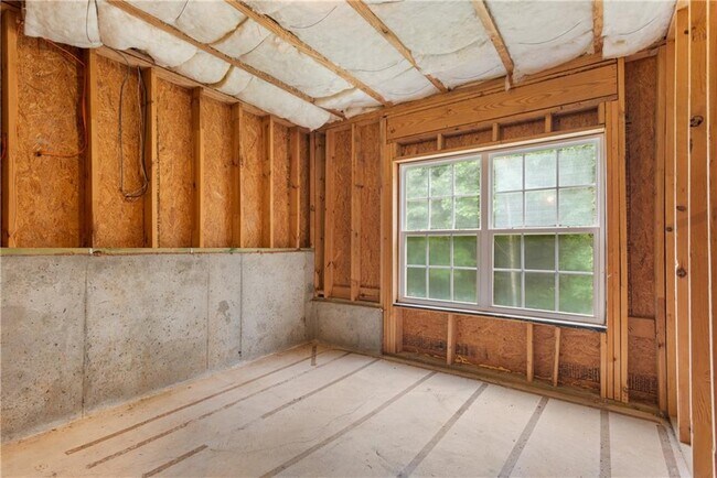 Building Photo - 5325 Plymouth Pl