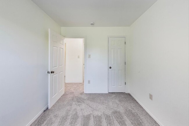 Building Photo - Wonderful on Wilcox Renovated 3+2.5 3 Leve...