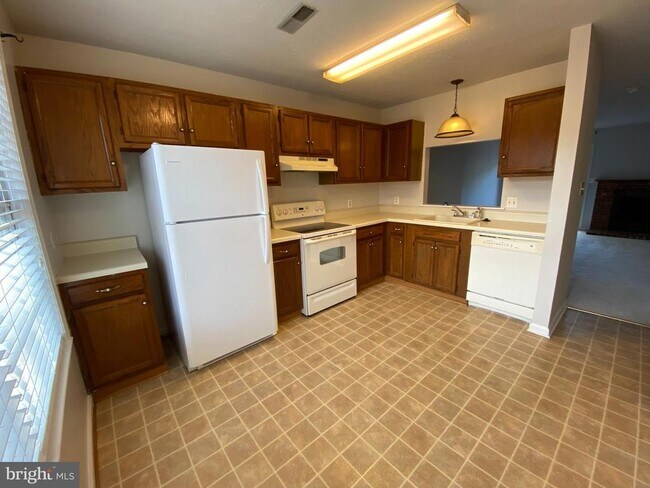 Building Photo - 11185 Kensington Pl