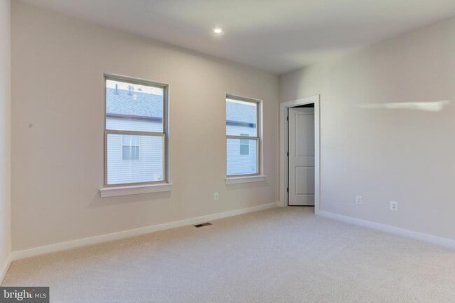 Building Photo - 13166 Arches Rd