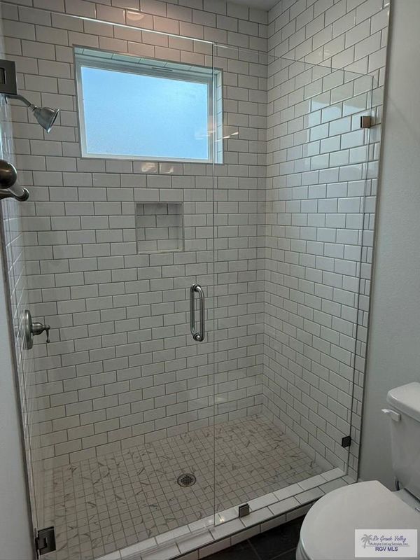 Building Photo - 3505 Cove Real Dr
