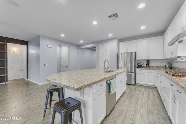 Building Photo - 3938 E Ficus Way