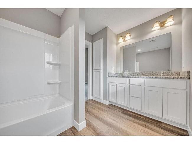 Building Photo - 722 Hilltop Ln