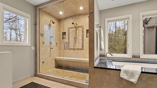 Building Photo - 14 Glendale Rd