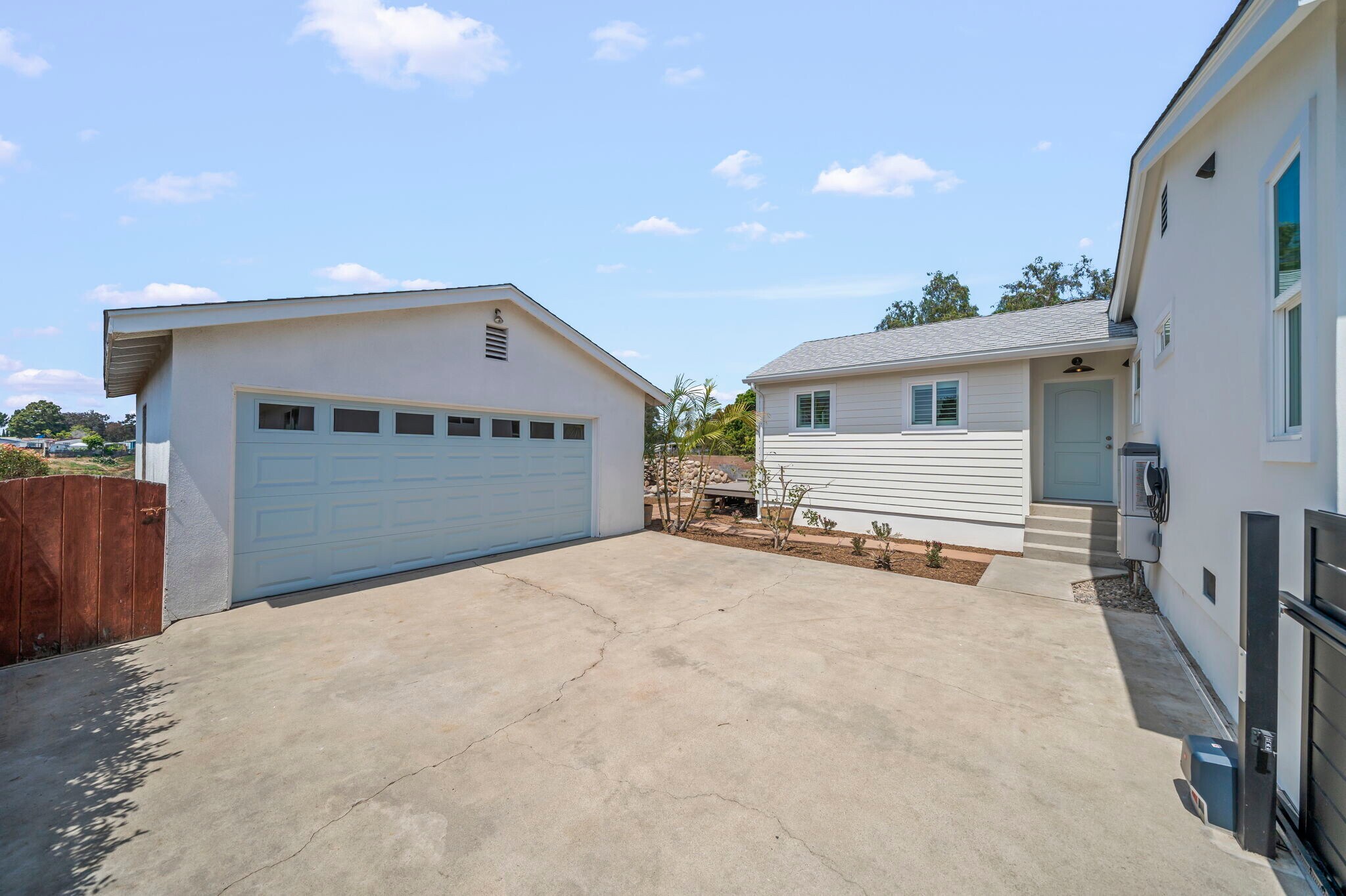 Building Photo - 6364 Osler St
