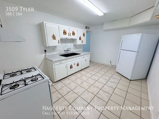 Building Photo - 3509 Tyler-