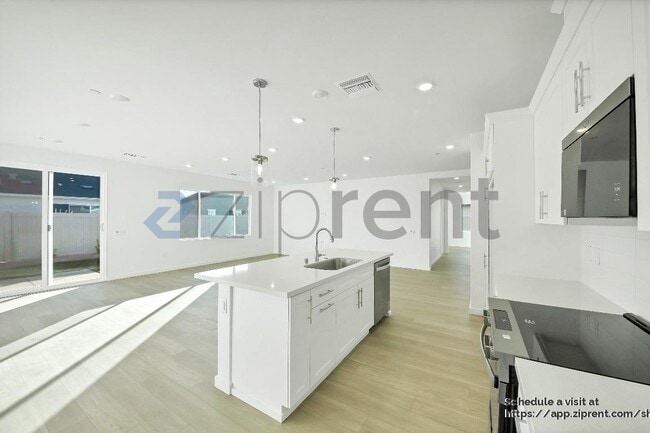 Building Photo - 5602 Gem Ct