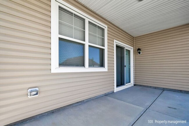 Building Photo - 5851 Ryman Dr