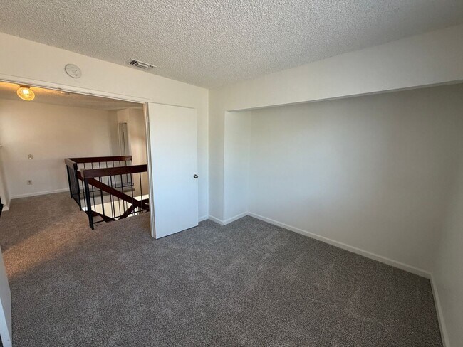 Building Photo - 872 Shellwood Way