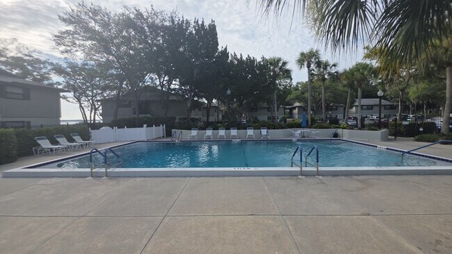Building Photo - 2 Bedroom 2 Bath Condo just 10 Minutes from Downtown St Augustine and Beaches
