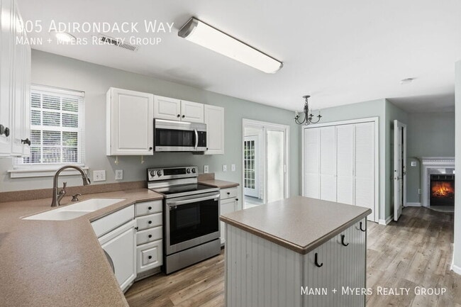 Building Photo - 305 Adirondack Way