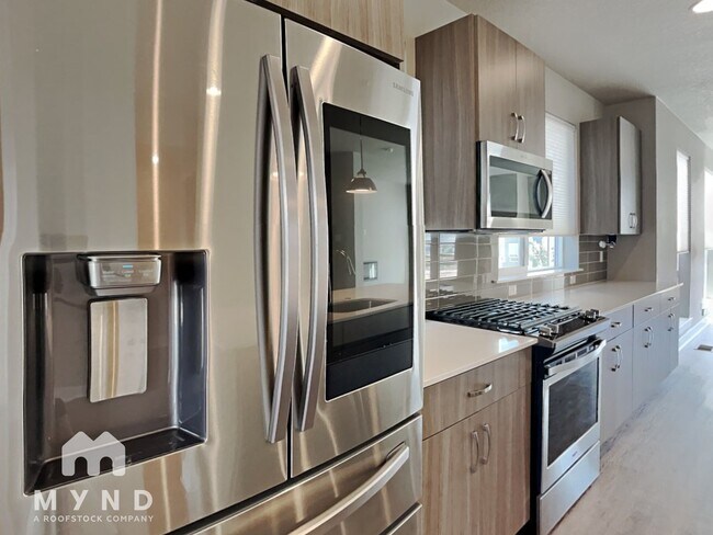 Building Photo - 17231 SW Goldcrest Ln