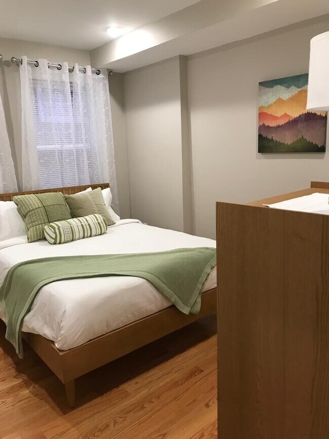 Building Photo - 600 Commercial St