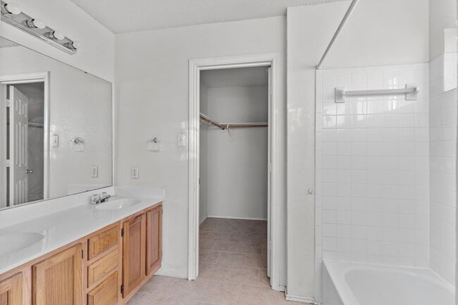 Building Photo - 2313 Garrett Dr