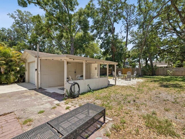 Building Photo - 106 W Louisiana Ave