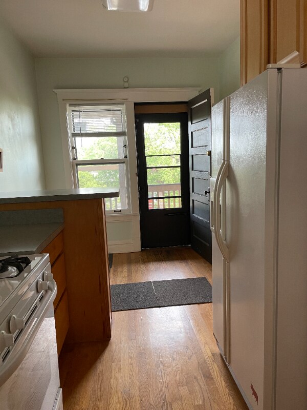 Building Photo - 326 S Ridgeland Ave