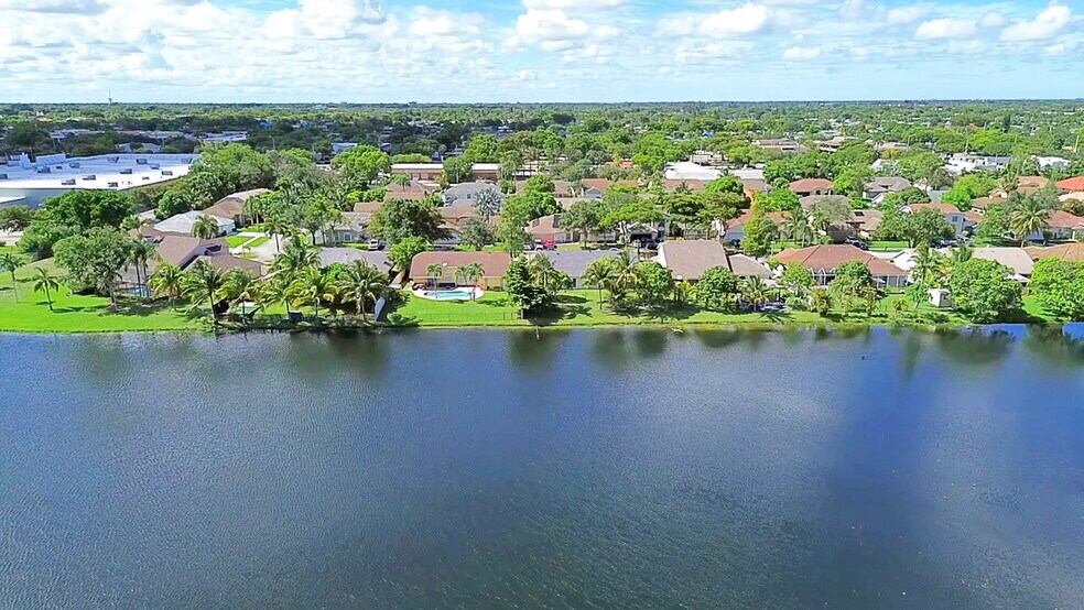 Building Photo - 7360 NW 54th St