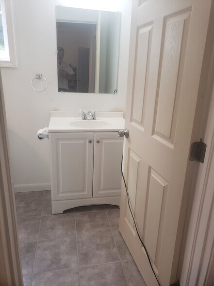 Clean and New! - 129 Cunningham Ln