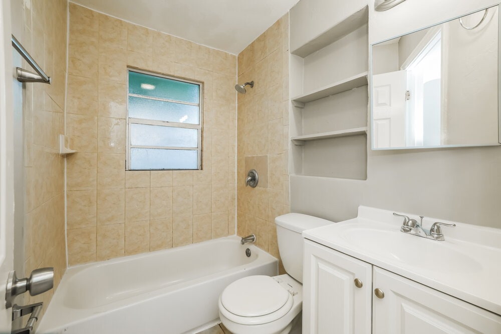 Building Photo - 4408 Vicliff Rd