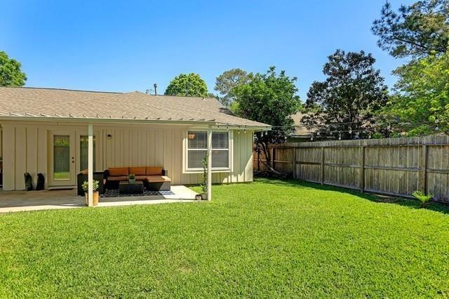 Building Photo - 10027 Timberwood Dr