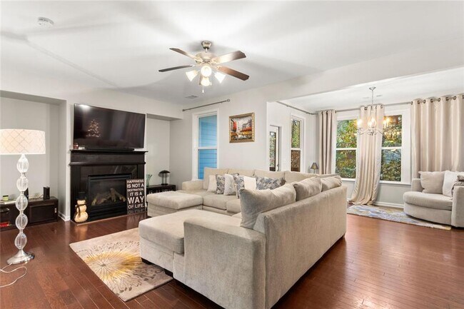 Building Photo - 4324 Laurel Creek Ct SE