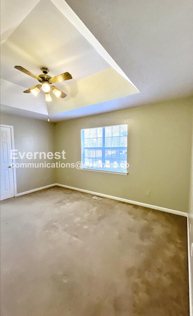 Building Photo - 4911 Hunter Village Dr