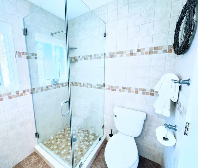 Building Photo - 14225 Mango Dr