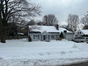 Building Photo - 17 Janet Cir