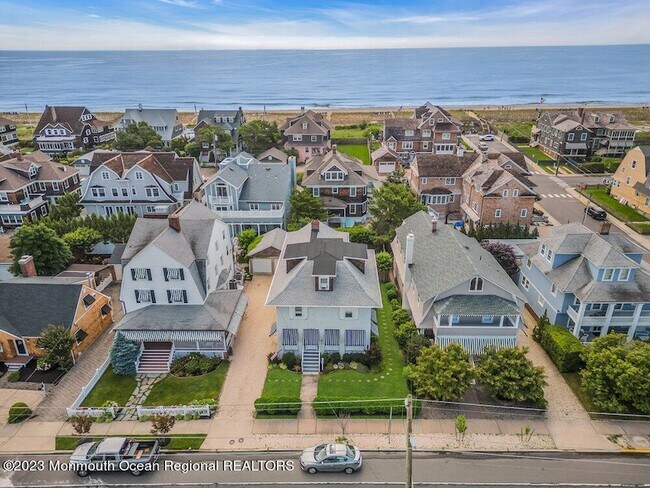 Building Photo - 683 Main Ave