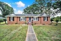 Building Photo - 2400 Fox Hollow Rd