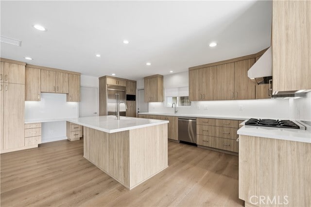 Building Photo - 5527 Burning Tree Dr