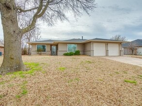 Building Photo - 8 South Ave