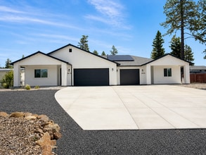 Building Photo - 5876-5878 Copeland Rd